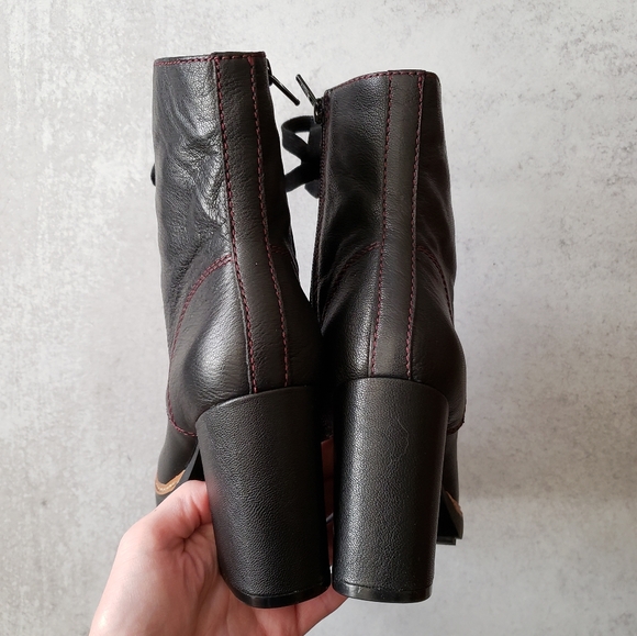 Naturalizer Callie Lace-Up Leather Ankle Boot - Picture 4 of 7